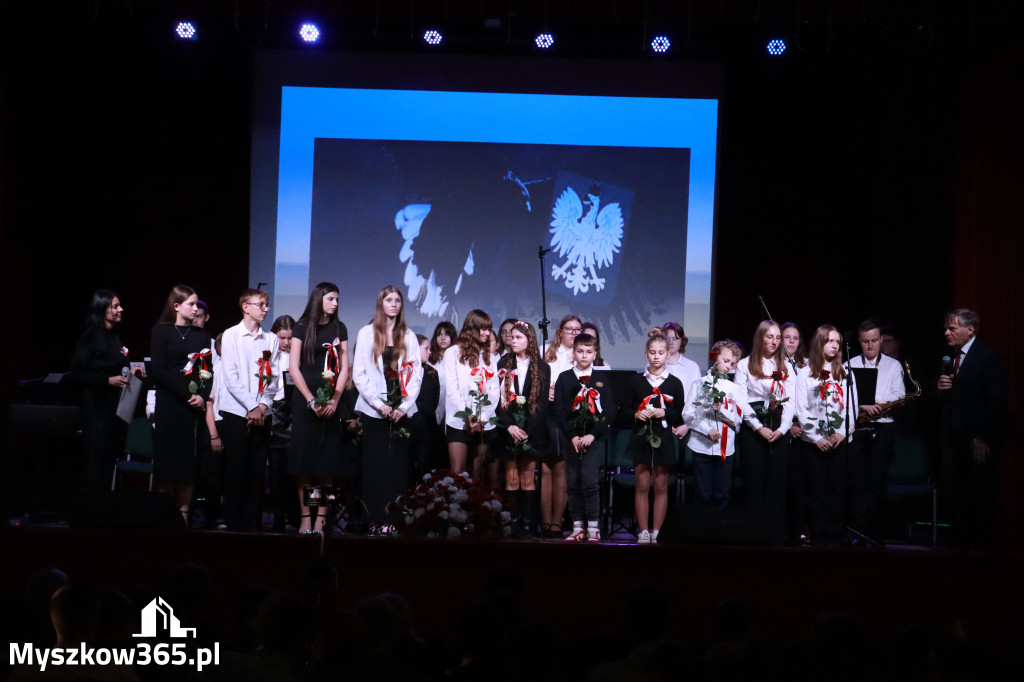 Fotorelacja II: Obchody 107. ROCZNICY ODZYSKANIA NIEPODLEGŁOŚCI na rynku w Koziegłowach