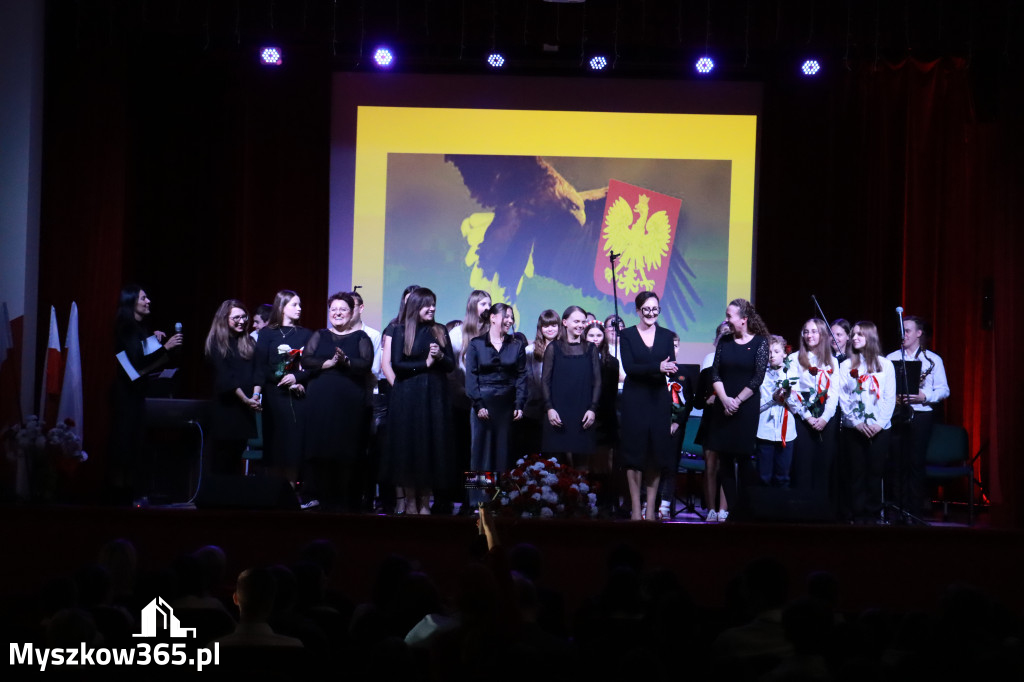 Fotorelacja II: Obchody 107. ROCZNICY ODZYSKANIA NIEPODLEGŁOŚCI na rynku w Koziegłowach