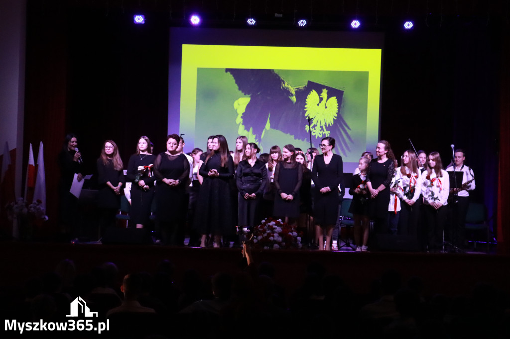 Fotorelacja II: Obchody 107. ROCZNICY ODZYSKANIA NIEPODLEGŁOŚCI na rynku w Koziegłowach