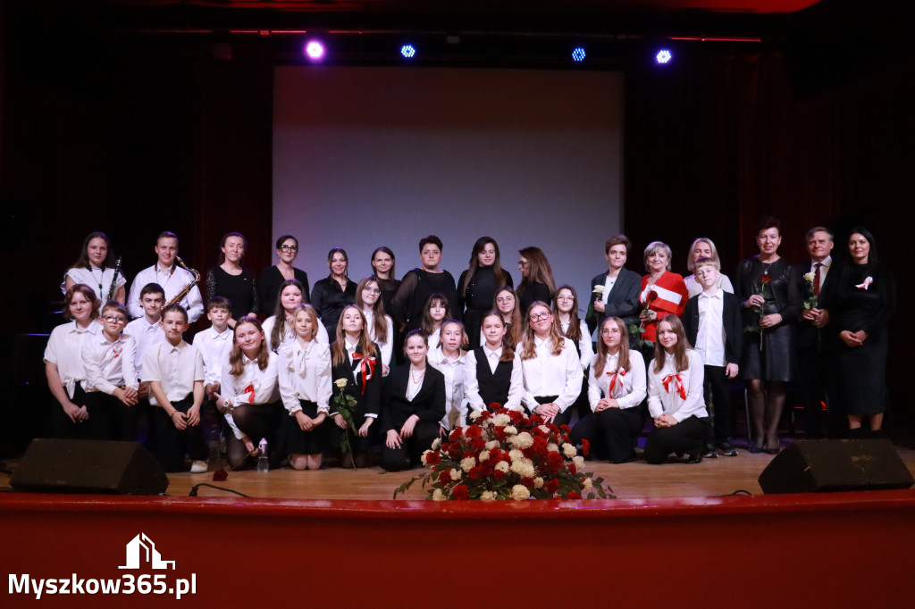 Fotorelacja II: Obchody 107. ROCZNICY ODZYSKANIA NIEPODLEGŁOŚCI na rynku w Koziegłowach