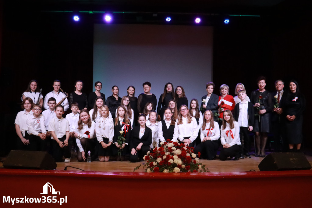 Fotorelacja II: Obchody 107. ROCZNICY ODZYSKANIA NIEPODLEGŁOŚCI na rynku w Koziegłowach