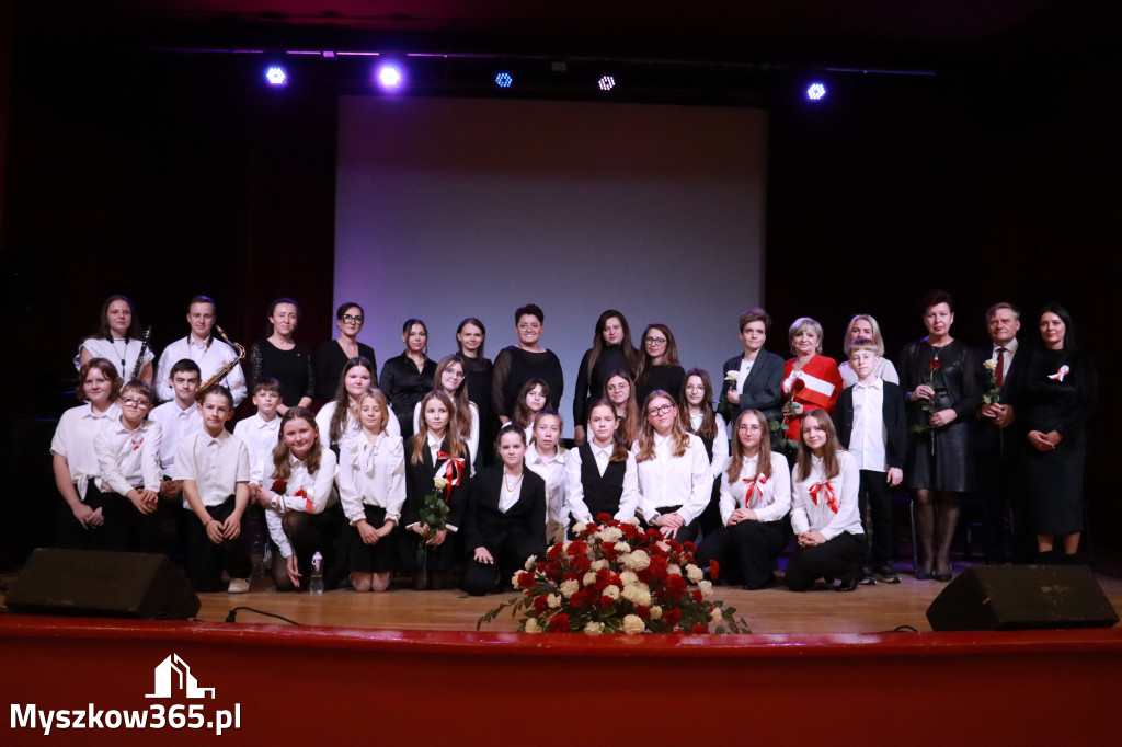 Fotorelacja II: Obchody 107. ROCZNICY ODZYSKANIA NIEPODLEGŁOŚCI na rynku w Koziegłowach