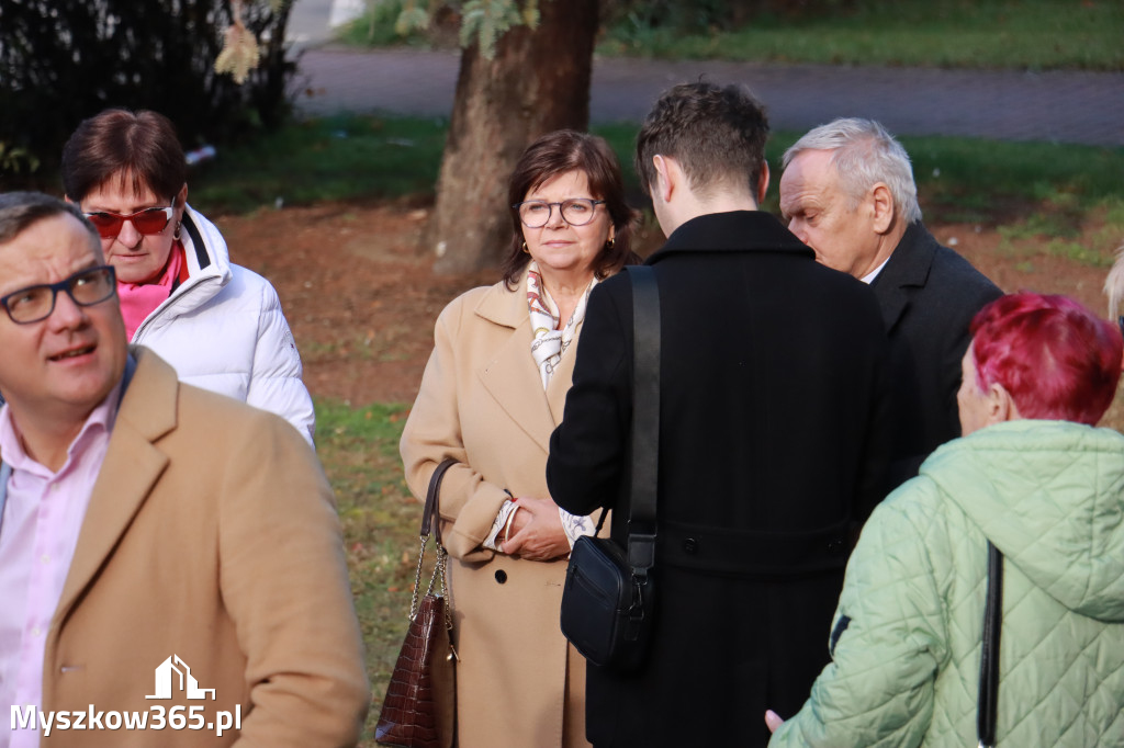 Fotorelacja: Odsłonięcie tablicy pamiątkowej oraz Biała Sobota w Poraju