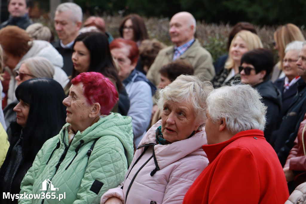 Fotorelacja: Odsłonięcie tablicy pamiątkowej oraz Biała Sobota w Poraju