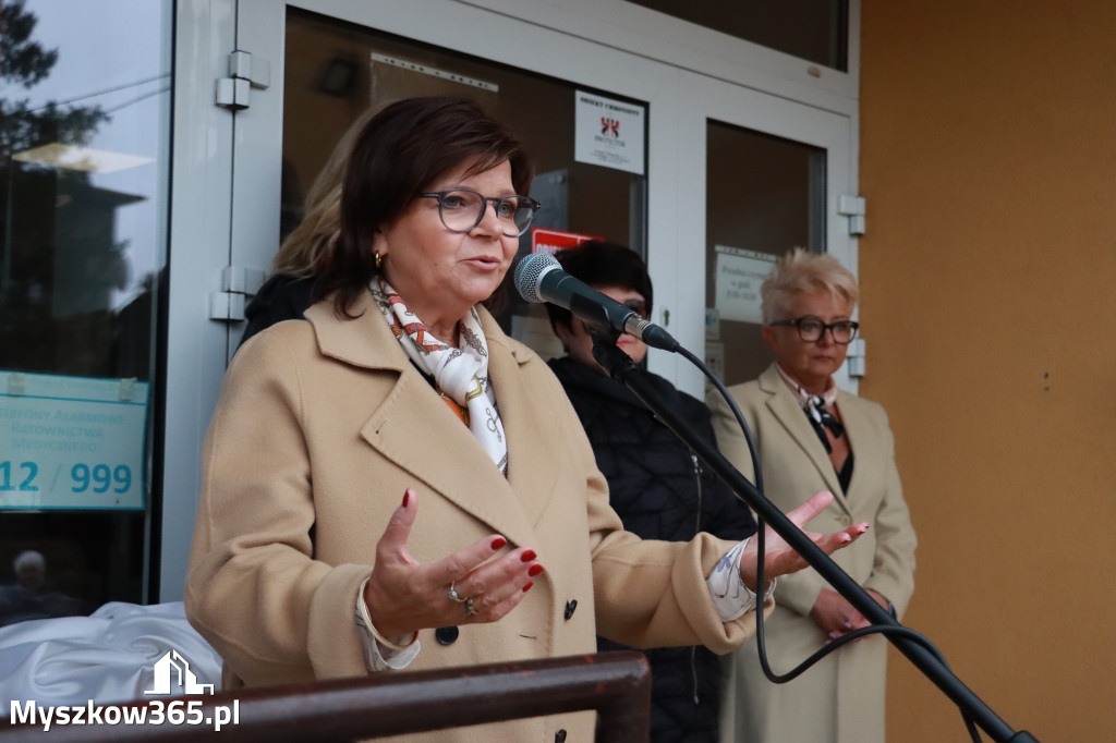 Fotorelacja: Odsłonięcie tablicy pamiątkowej oraz Biała Sobota w Poraju