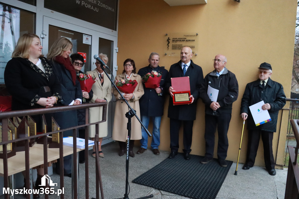 Fotorelacja: Odsłonięcie tablicy pamiątkowej oraz Biała Sobota w Poraju