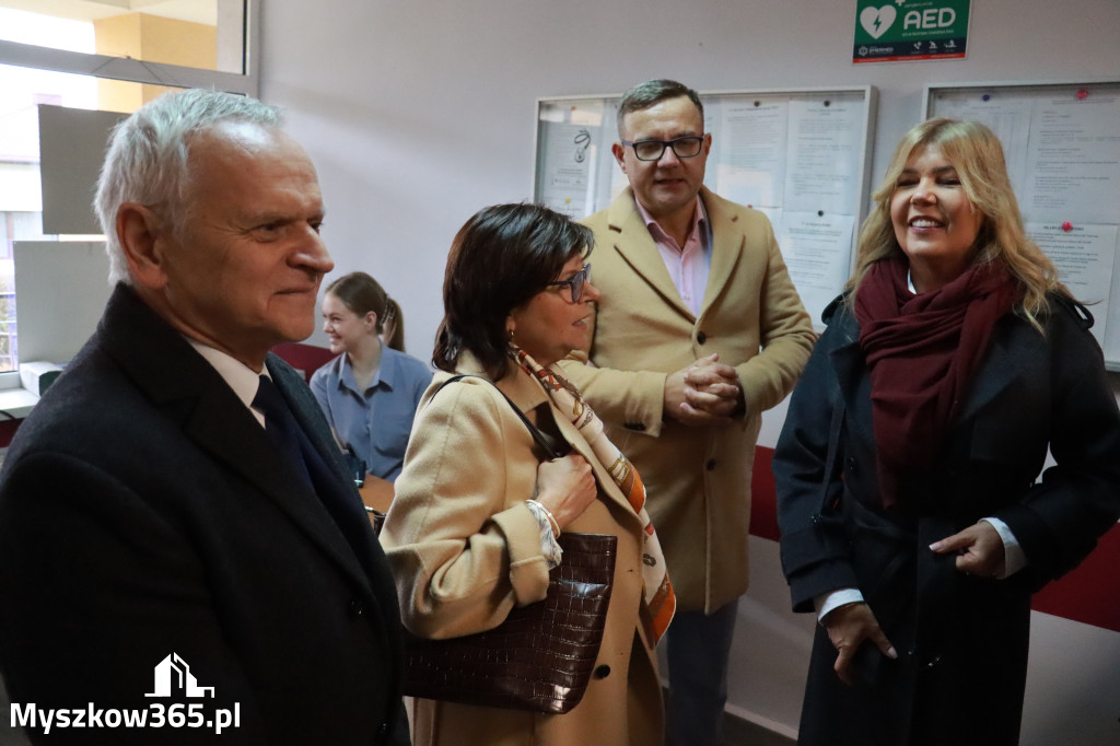 Fotorelacja: Odsłonięcie tablicy pamiątkowej oraz Biała Sobota w Poraju