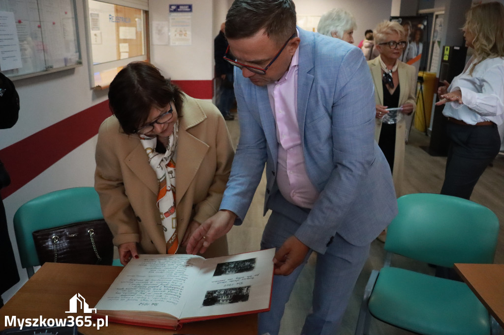 Fotorelacja: Odsłonięcie tablicy pamiątkowej oraz Biała Sobota w Poraju