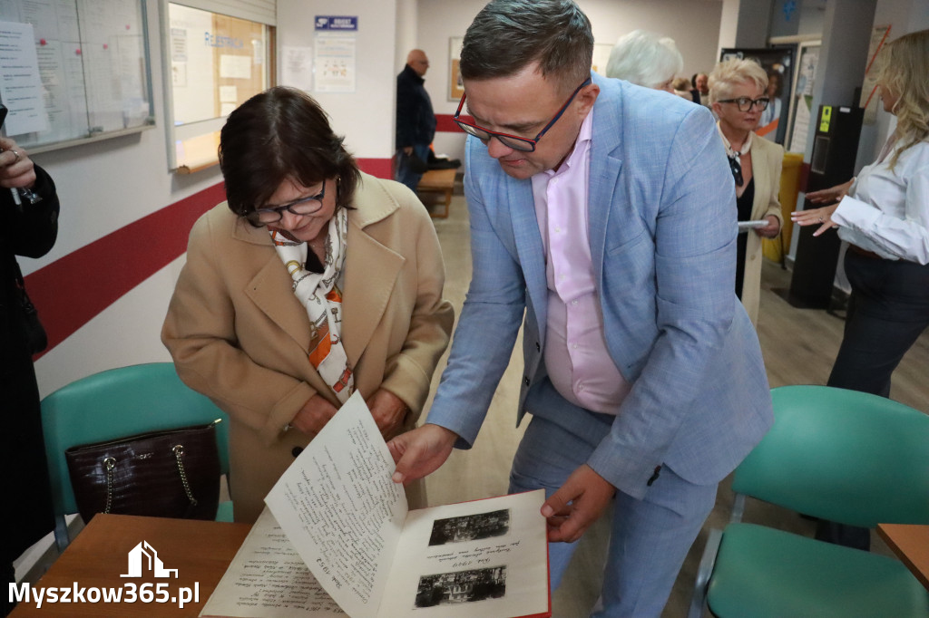 Fotorelacja: Odsłonięcie tablicy pamiątkowej oraz Biała Sobota w Poraju