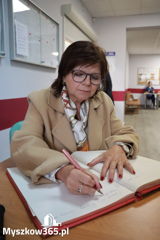 Fotorelacja: Odsłonięcie tablicy pamiątkowej oraz Biała Sobota w Poraju