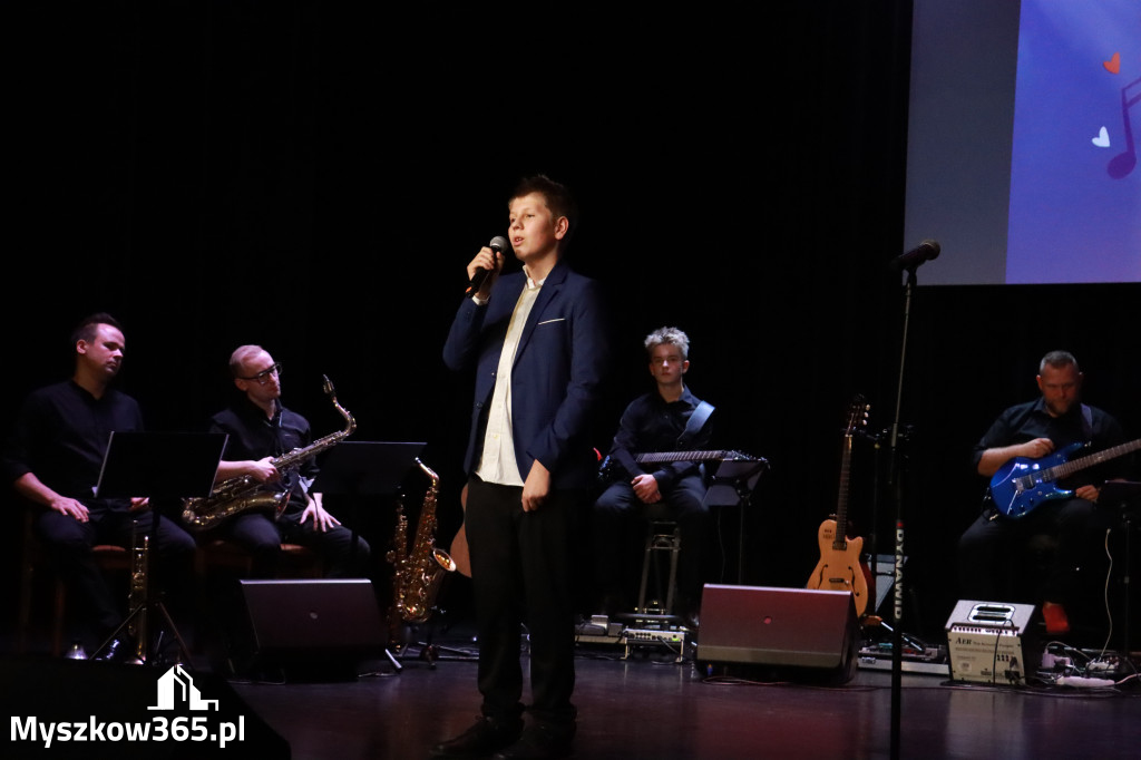 Fotorelacja I: XXVIII Wojewódzki Festiwal Pieśni Patriotycznej w Myszkowie