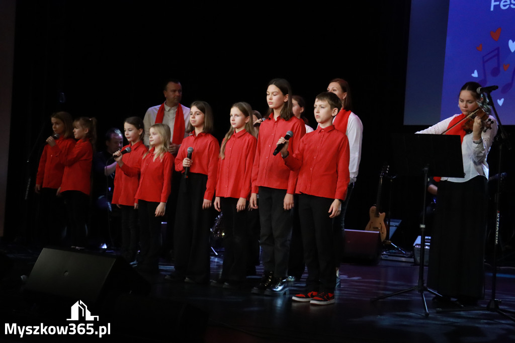 Fotorelacja I: XXVIII Wojewódzki Festiwal Pieśni Patriotycznej w Myszkowie