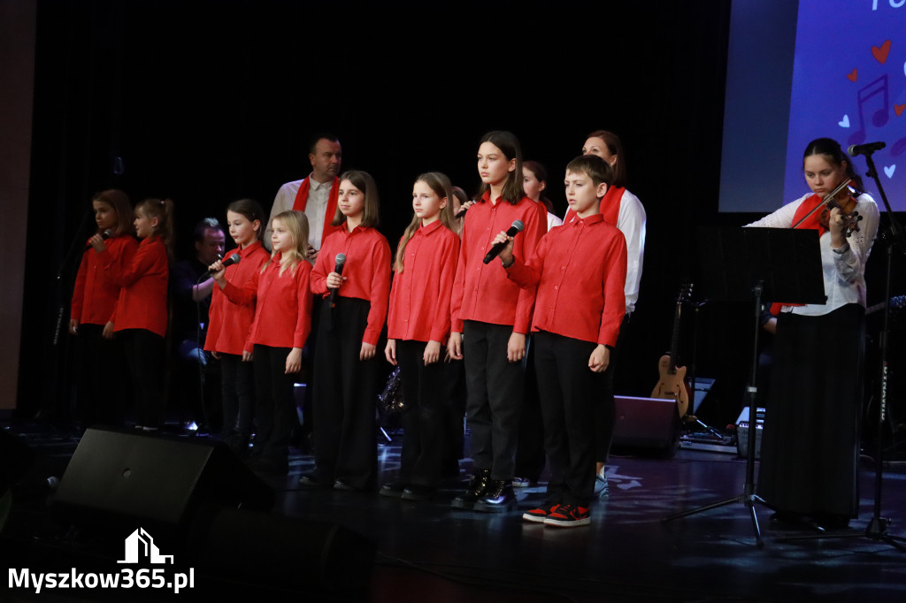 Fotorelacja I: XXVIII Wojewódzki Festiwal Pieśni Patriotycznej w Myszkowie