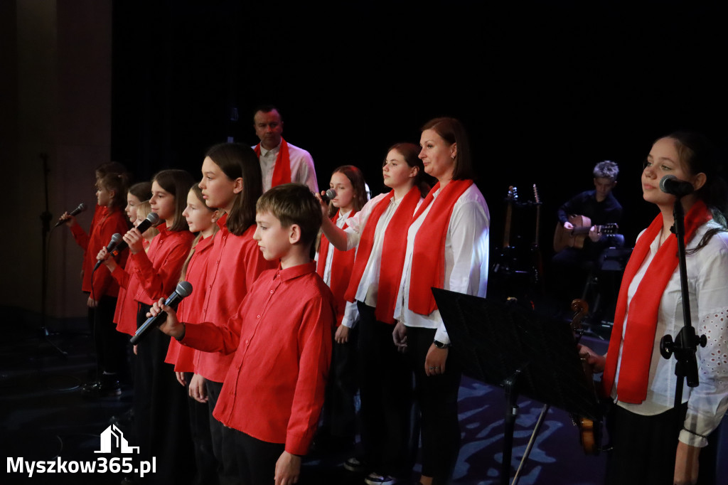 Fotorelacja I: XXVIII Wojewódzki Festiwal Pieśni Patriotycznej w Myszkowie