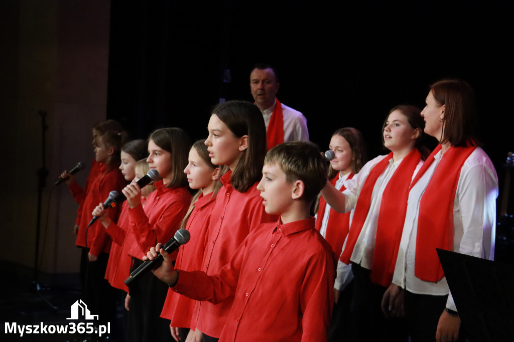 Fotorelacja I: XXVIII Wojewódzki Festiwal Pieśni Patriotycznej w Myszkowie