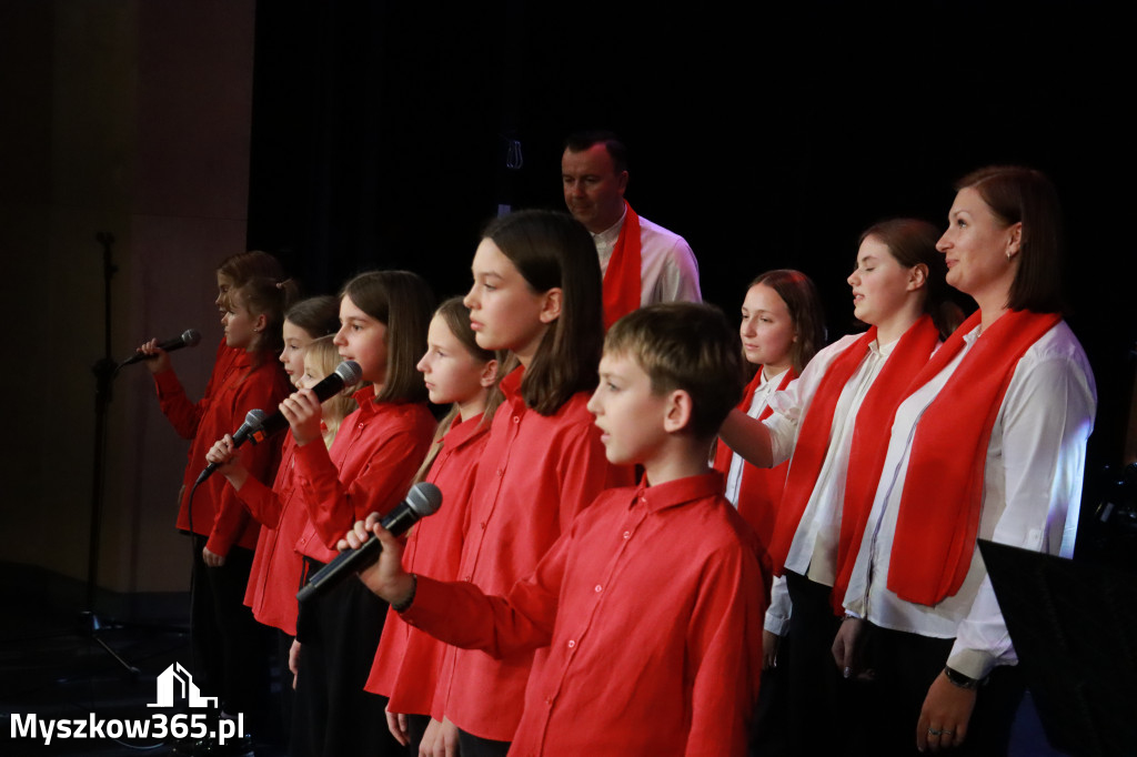 Fotorelacja I: XXVIII Wojewódzki Festiwal Pieśni Patriotycznej w Myszkowie