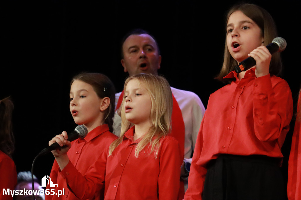 Fotorelacja I: XXVIII Wojewódzki Festiwal Pieśni Patriotycznej w Myszkowie