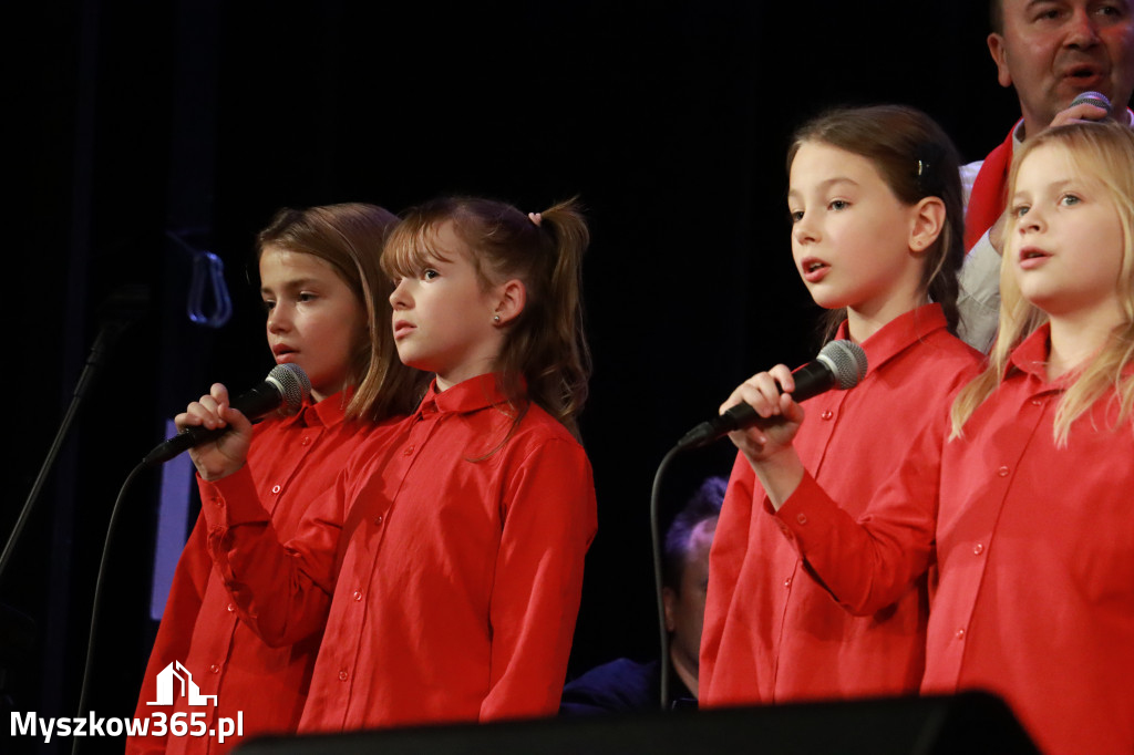Fotorelacja I: XXVIII Wojewódzki Festiwal Pieśni Patriotycznej w Myszkowie