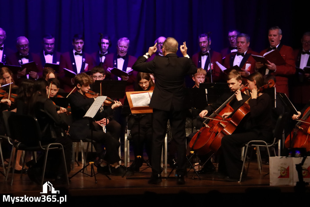 Fotorelacja: 95-lecie Rzemieślniczego Chóru Męskiego POCHODNIA. Częstochowa 2025!