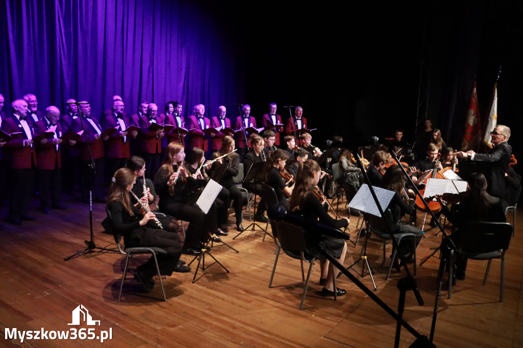 Fotorelacja: 95-lecie Rzemieślniczego Chóru Męskiego POCHODNIA. Częstochowa 2025!