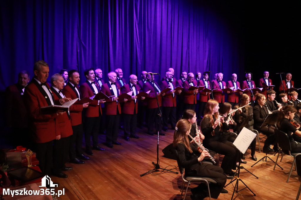 Fotorelacja: 95-lecie Rzemieślniczego Chóru Męskiego POCHODNIA. Częstochowa 2025!