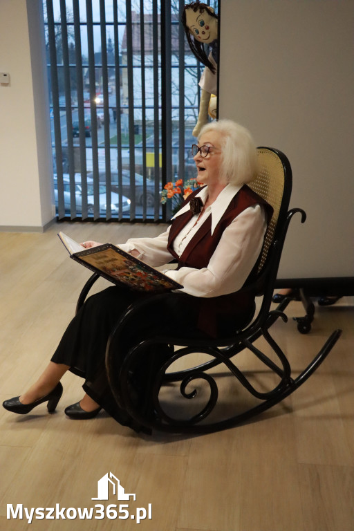 Fotorelacja: Spektakl lalkowy przygotowany przez Klub Seniora Koziołek  - Bajka PRZYGODY BOLKA I LOLKA