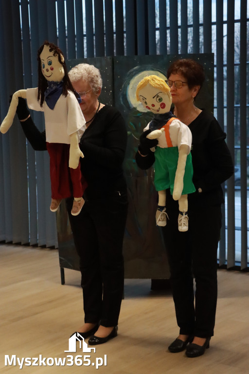 Fotorelacja: Spektakl lalkowy przygotowany przez Klub Seniora Koziołek  - Bajka PRZYGODY BOLKA I LOLKA
