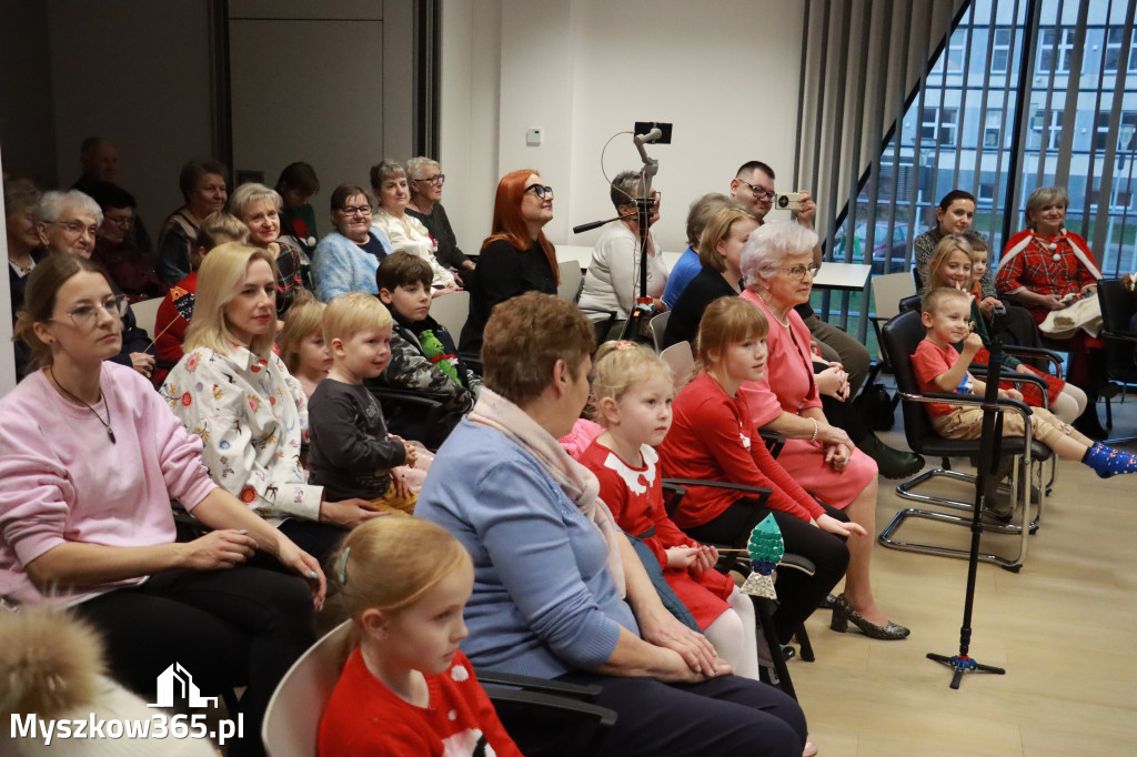 Fotorelacja: Spektakl lalkowy przygotowany przez Klub Seniora Koziołek  - Bajka PRZYGODY BOLKA I LOLKA