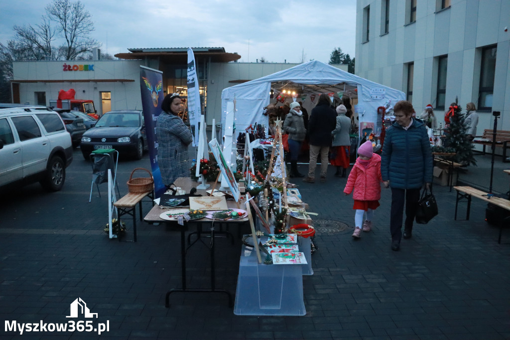 Fotorelacja: Spektakl lalkowy przygotowany przez Klub Seniora Koziołek  - Bajka PRZYGODY BOLKA I LOLKA