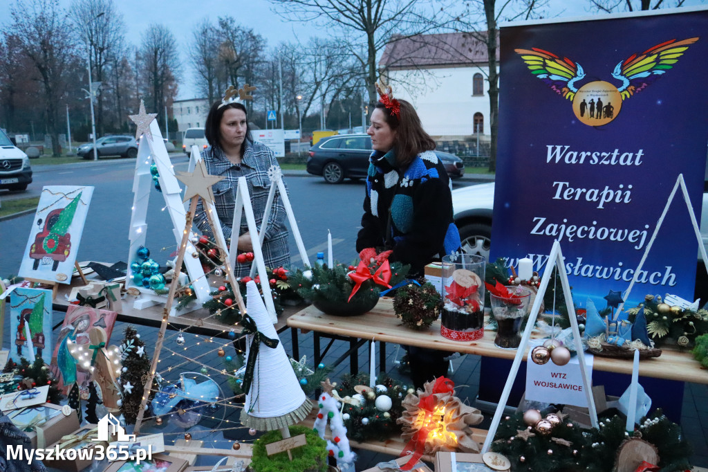 Fotorelacja: Spektakl lalkowy przygotowany przez Klub Seniora Koziołek  - Bajka PRZYGODY BOLKA I LOLKA