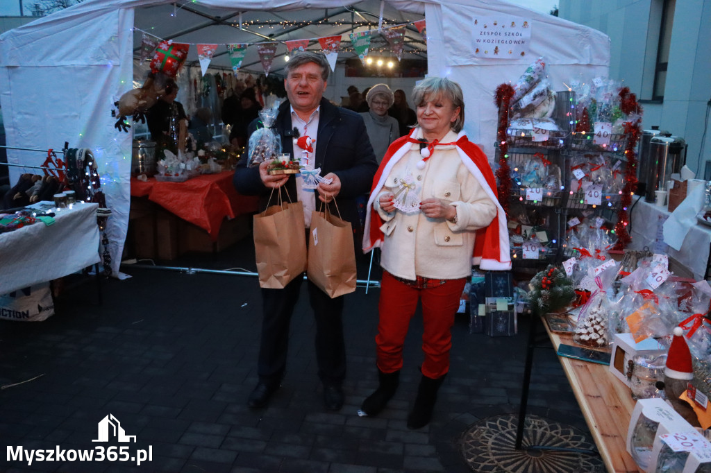 Fotorelacja: Spektakl lalkowy przygotowany przez Klub Seniora Koziołek  - Bajka PRZYGODY BOLKA I LOLKA