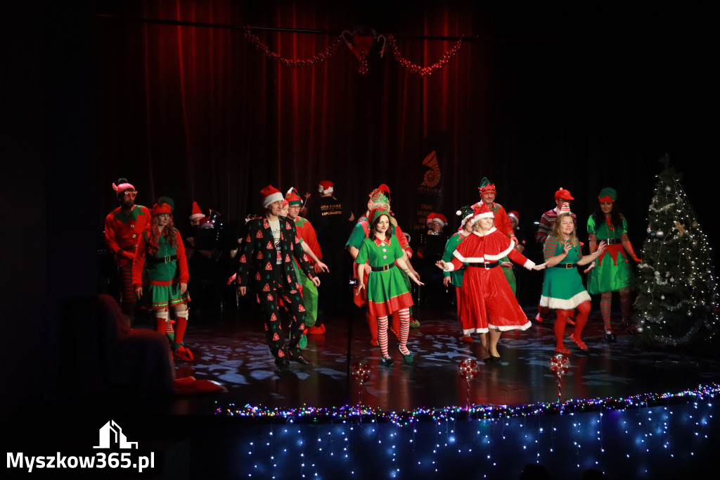 Fotorelacja: Spotkanie z Mikołajem i Rozświetlenie Choinki w Myszkowie