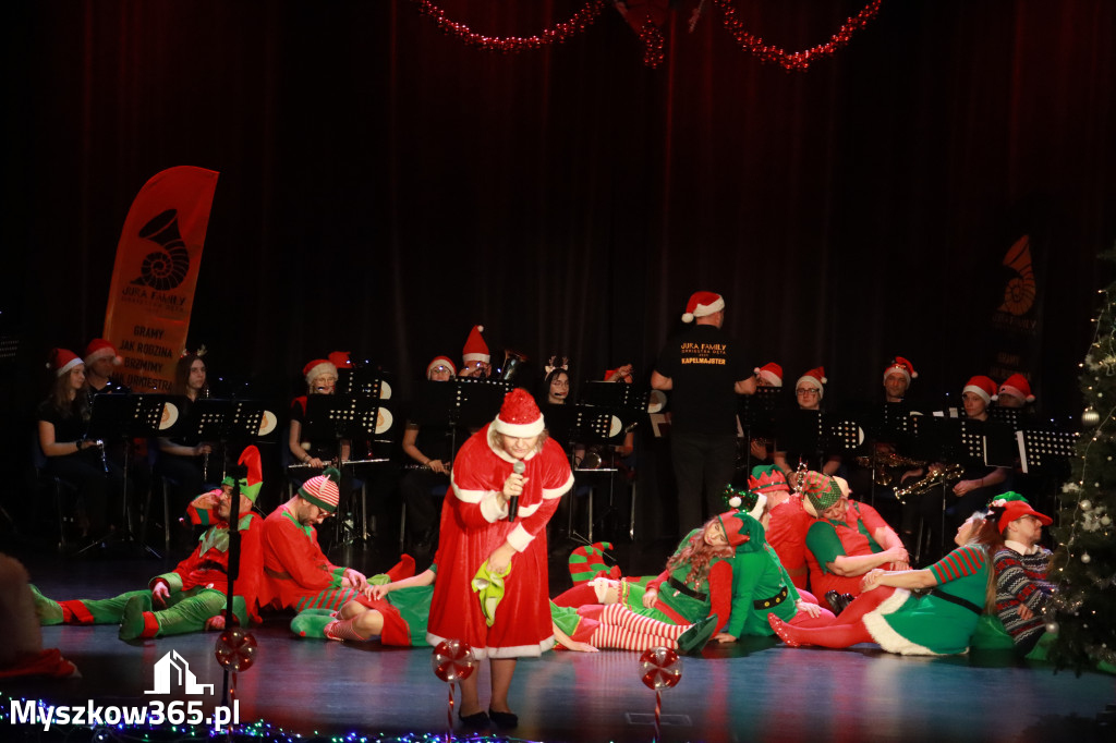 Fotorelacja: Spotkanie z Mikołajem i Rozświetlenie Choinki w Myszkowie