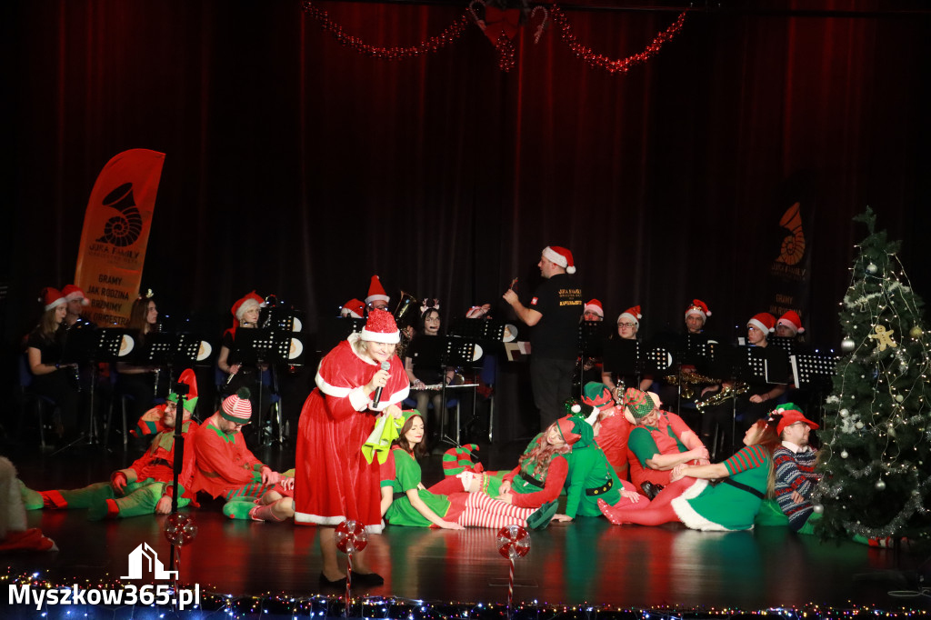 Fotorelacja: Spotkanie z Mikołajem i Rozświetlenie Choinki w Myszkowie