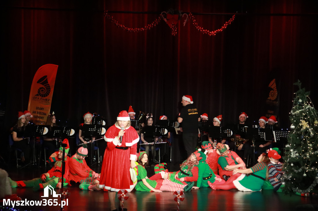 Fotorelacja: Spotkanie z Mikołajem i Rozświetlenie Choinki w Myszkowie