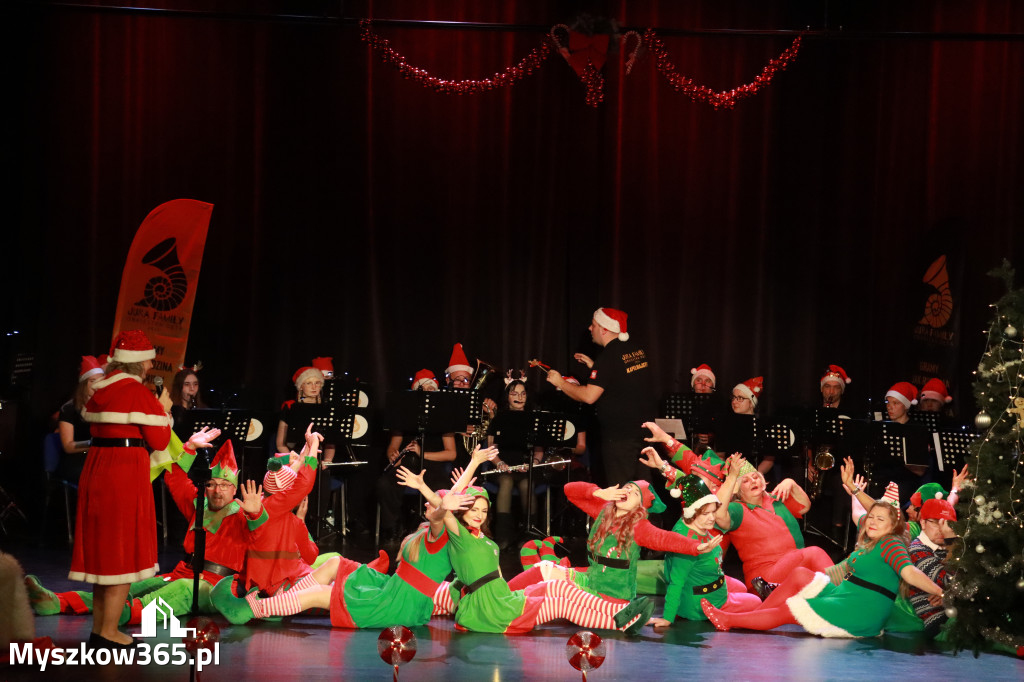 Fotorelacja: Spotkanie z Mikołajem i Rozświetlenie Choinki w Myszkowie