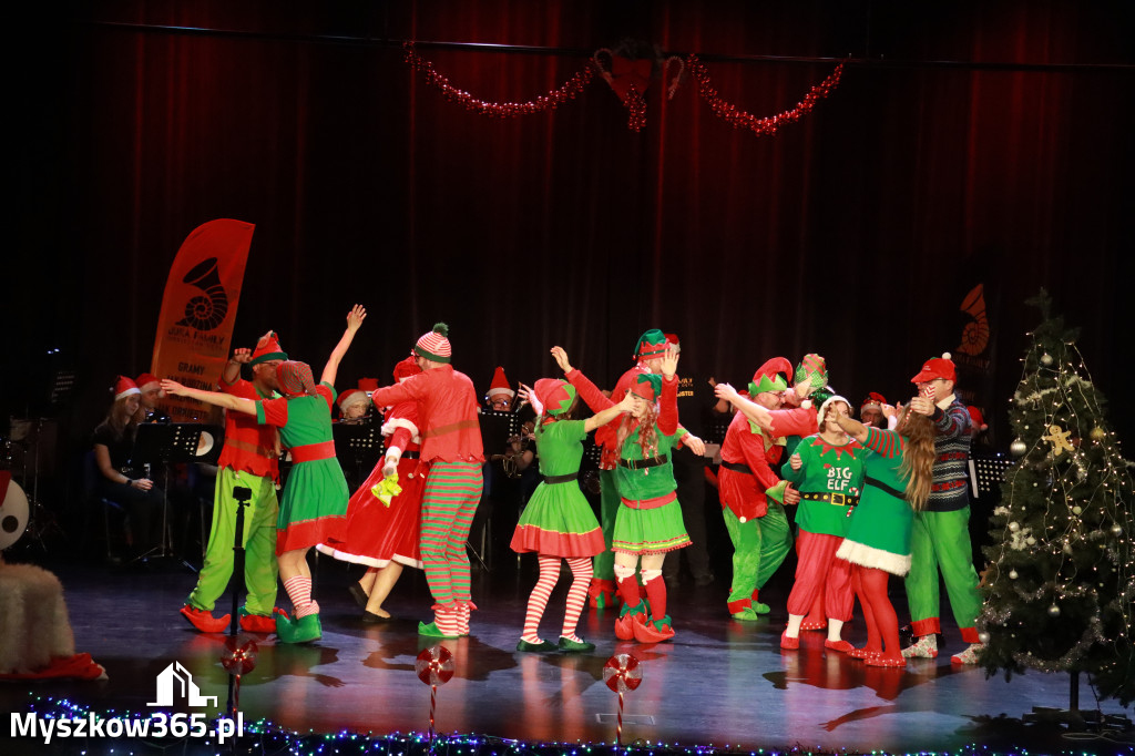 Fotorelacja: Spotkanie z Mikołajem i Rozświetlenie Choinki w Myszkowie