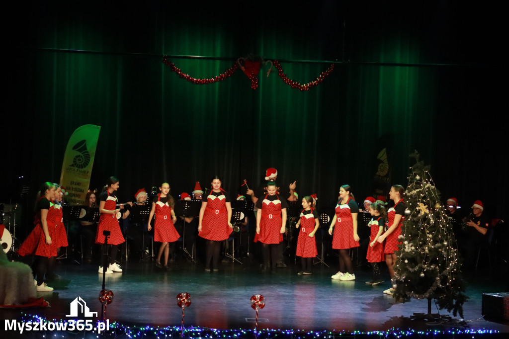 Fotorelacja: Spotkanie z Mikołajem i Rozświetlenie Choinki w Myszkowie
