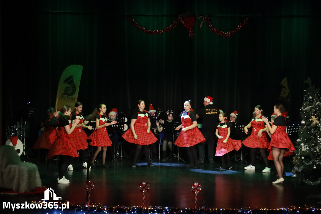 Fotorelacja: Spotkanie z Mikołajem i Rozświetlenie Choinki w Myszkowie
