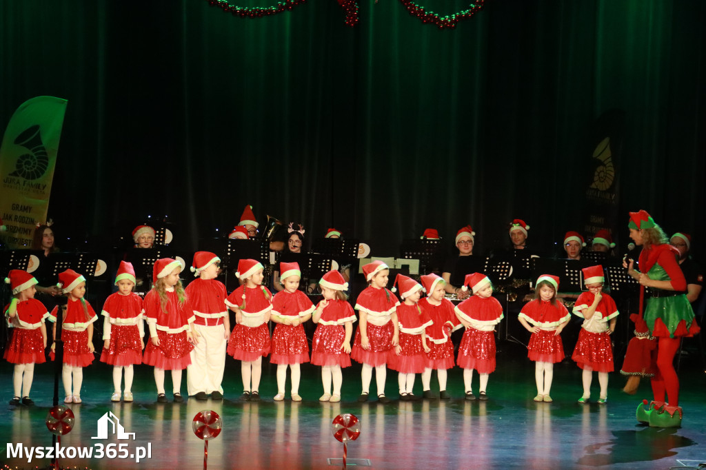 Fotorelacja: Spotkanie z Mikołajem i Rozświetlenie Choinki w Myszkowie