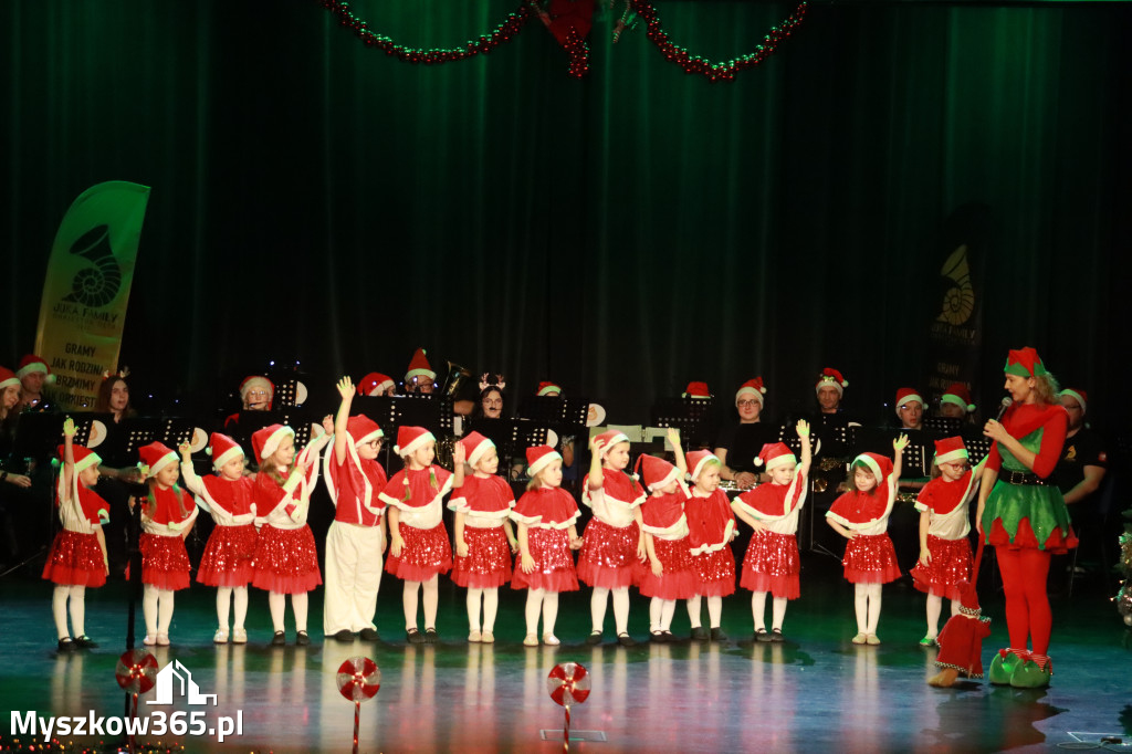 Fotorelacja: Spotkanie z Mikołajem i Rozświetlenie Choinki w Myszkowie