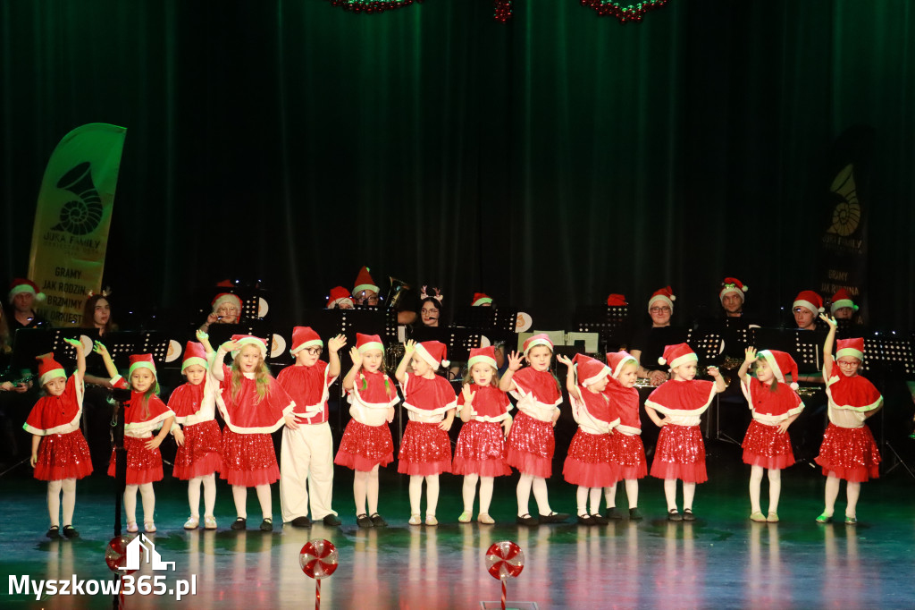 Fotorelacja: Spotkanie z Mikołajem i Rozświetlenie Choinki w Myszkowie