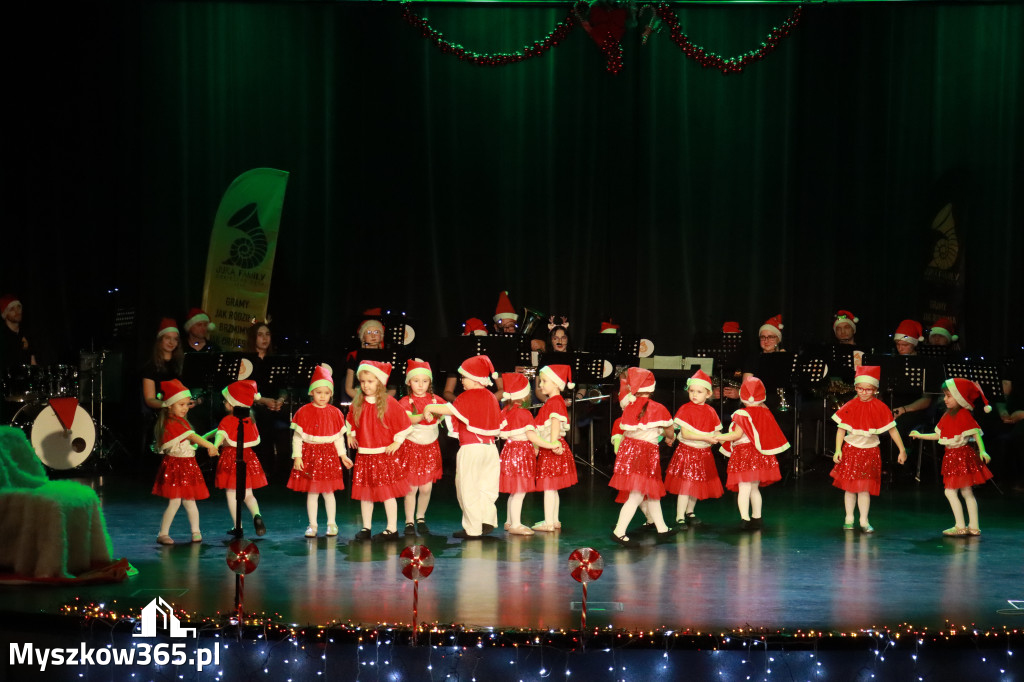 Fotorelacja: Spotkanie z Mikołajem i Rozświetlenie Choinki w Myszkowie