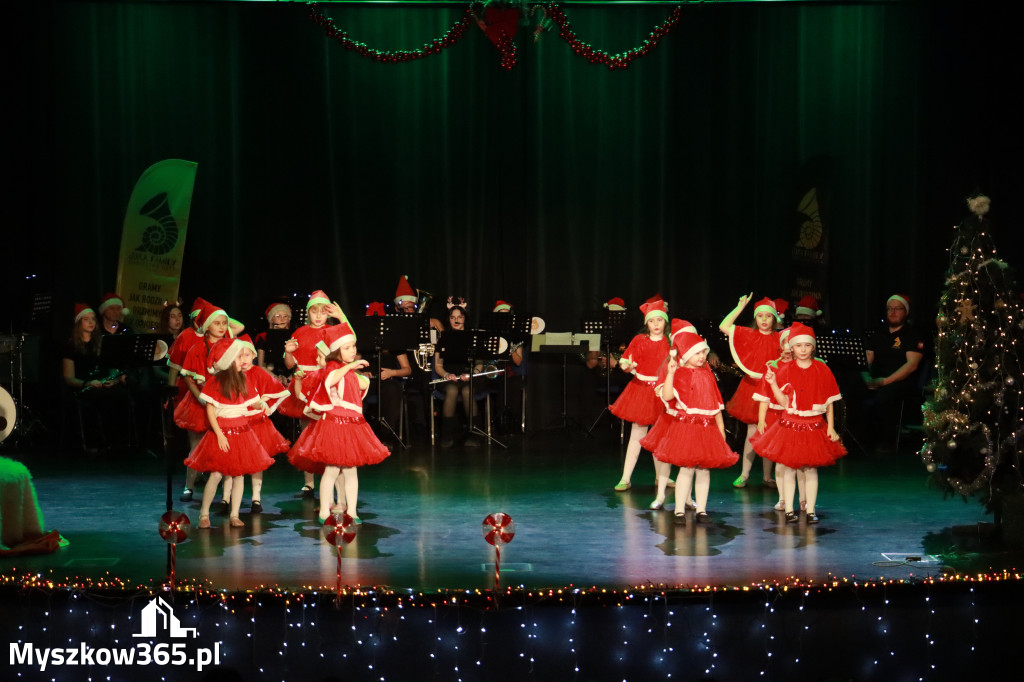 Fotorelacja: Spotkanie z Mikołajem i Rozświetlenie Choinki w Myszkowie
