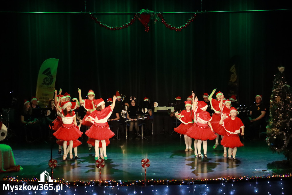Fotorelacja: Spotkanie z Mikołajem i Rozświetlenie Choinki w Myszkowie