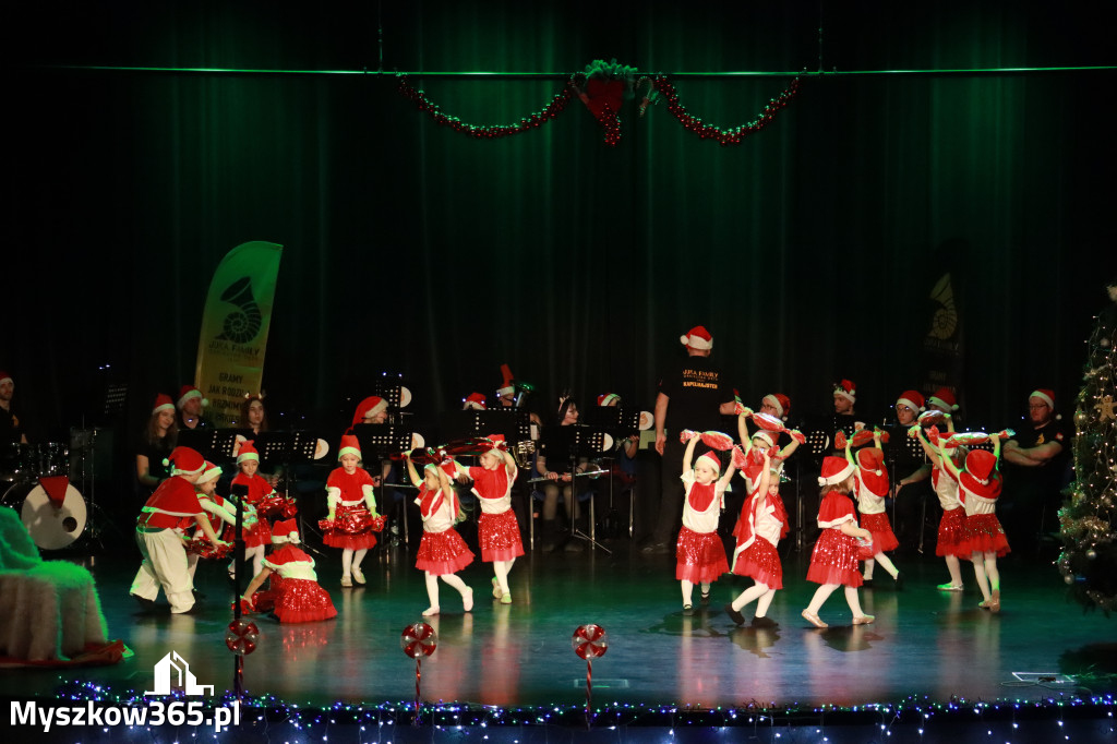 Fotorelacja: Spotkanie z Mikołajem i Rozświetlenie Choinki w Myszkowie