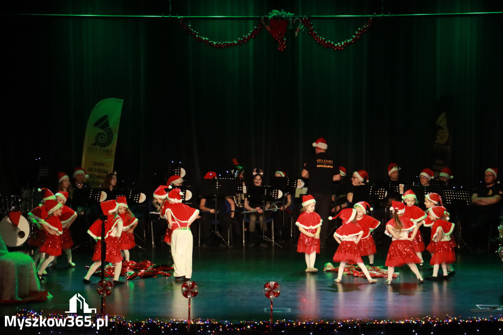 Fotorelacja: Spotkanie z Mikołajem i Rozświetlenie Choinki w Myszkowie
