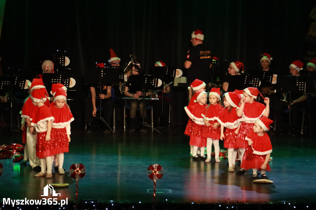 Fotorelacja: Spotkanie z Mikołajem i Rozświetlenie Choinki w Myszkowie
