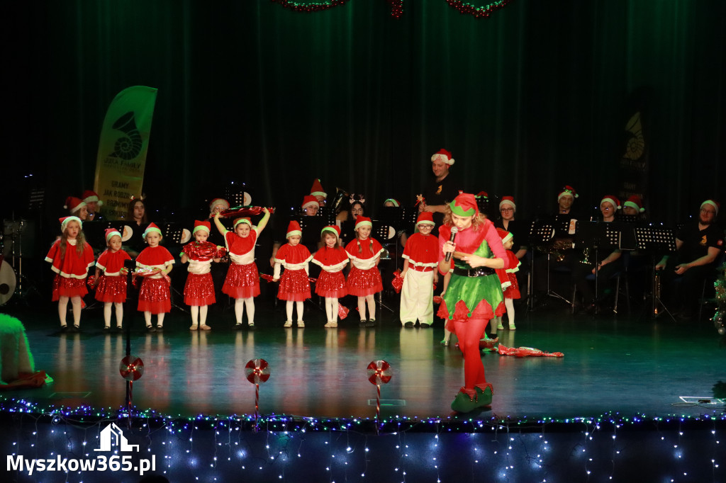 Fotorelacja: Spotkanie z Mikołajem i Rozświetlenie Choinki w Myszkowie
