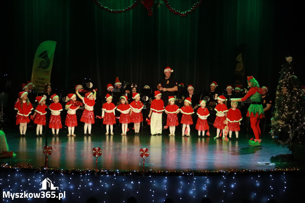 Fotorelacja: Spotkanie z Mikołajem i Rozświetlenie Choinki w Myszkowie